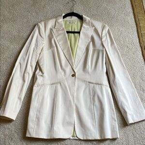 Tahari blazer